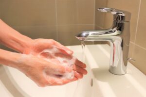 対策③石鹸30秒・流水15秒の手洗いを励行しています。
